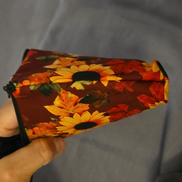 Sunflower Makeup Bag - Picture 4 of 4